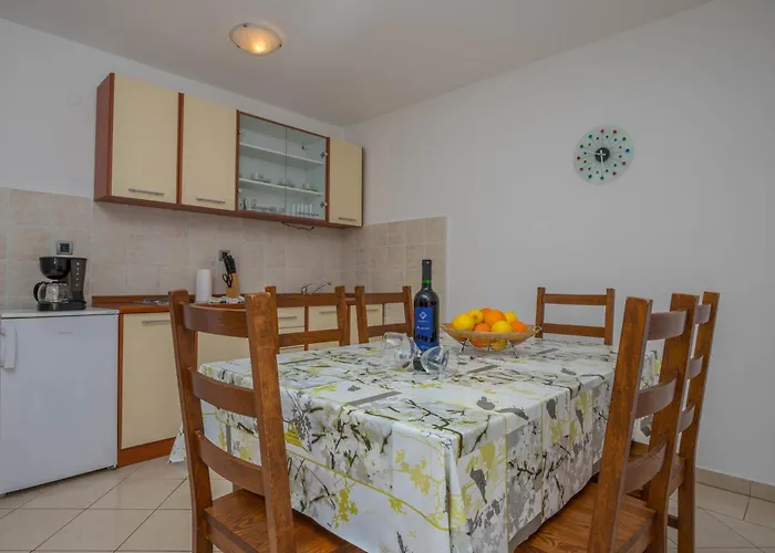 Jurica Apartament *