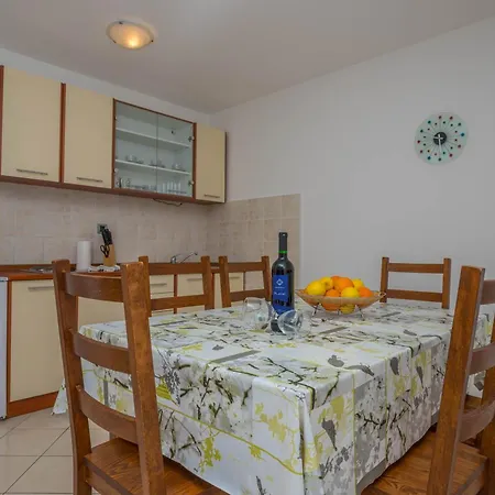 Jurica Apartment *